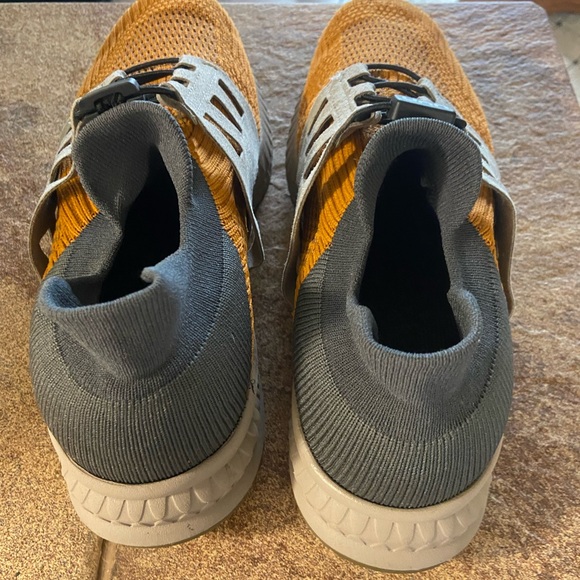 UYN Athletic Shoes - Picture 2 of 4